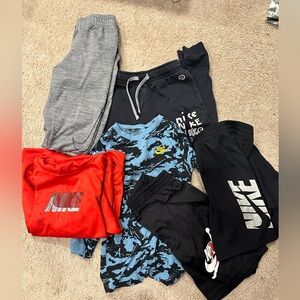 Boys Nike lot size M/L